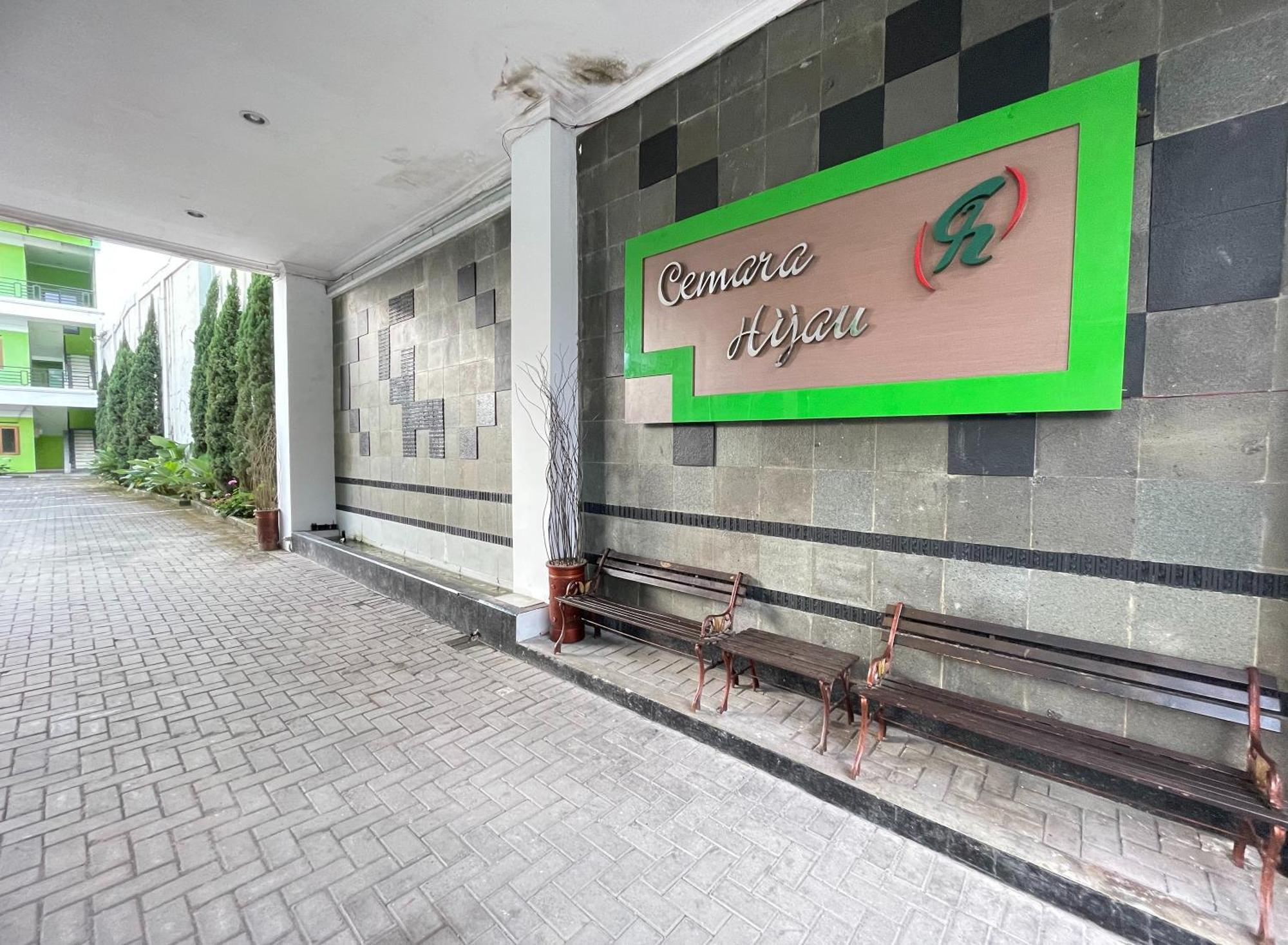 Hotel Cemara Hijau Bandung Exterior foto