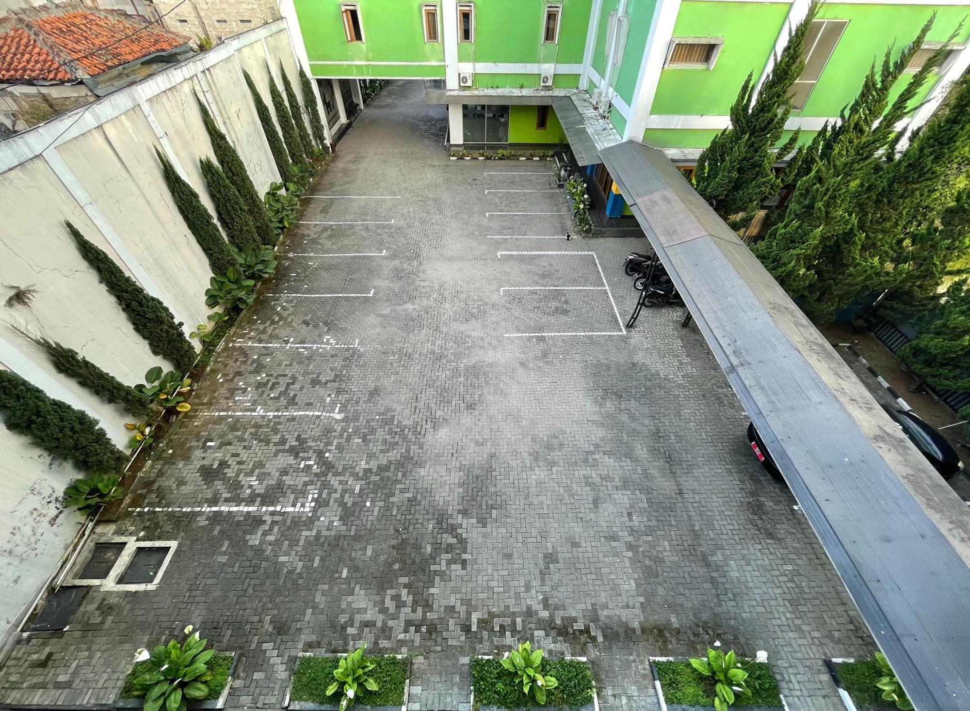 Hotel Cemara Hijau Bandung Exterior foto
